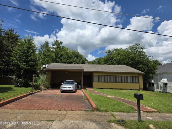 630 W Minnesota Avenue, McComb, MS 39648