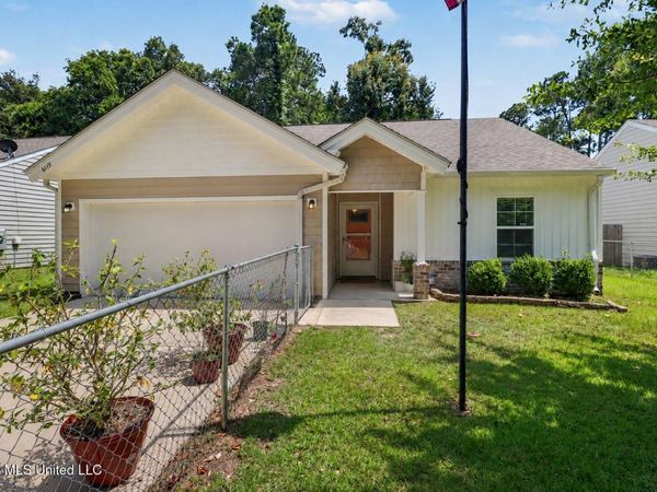 6119 Beach Street, Ocean Springs, MS 39564