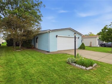 101 Golden Pond, Akron, NY 14001