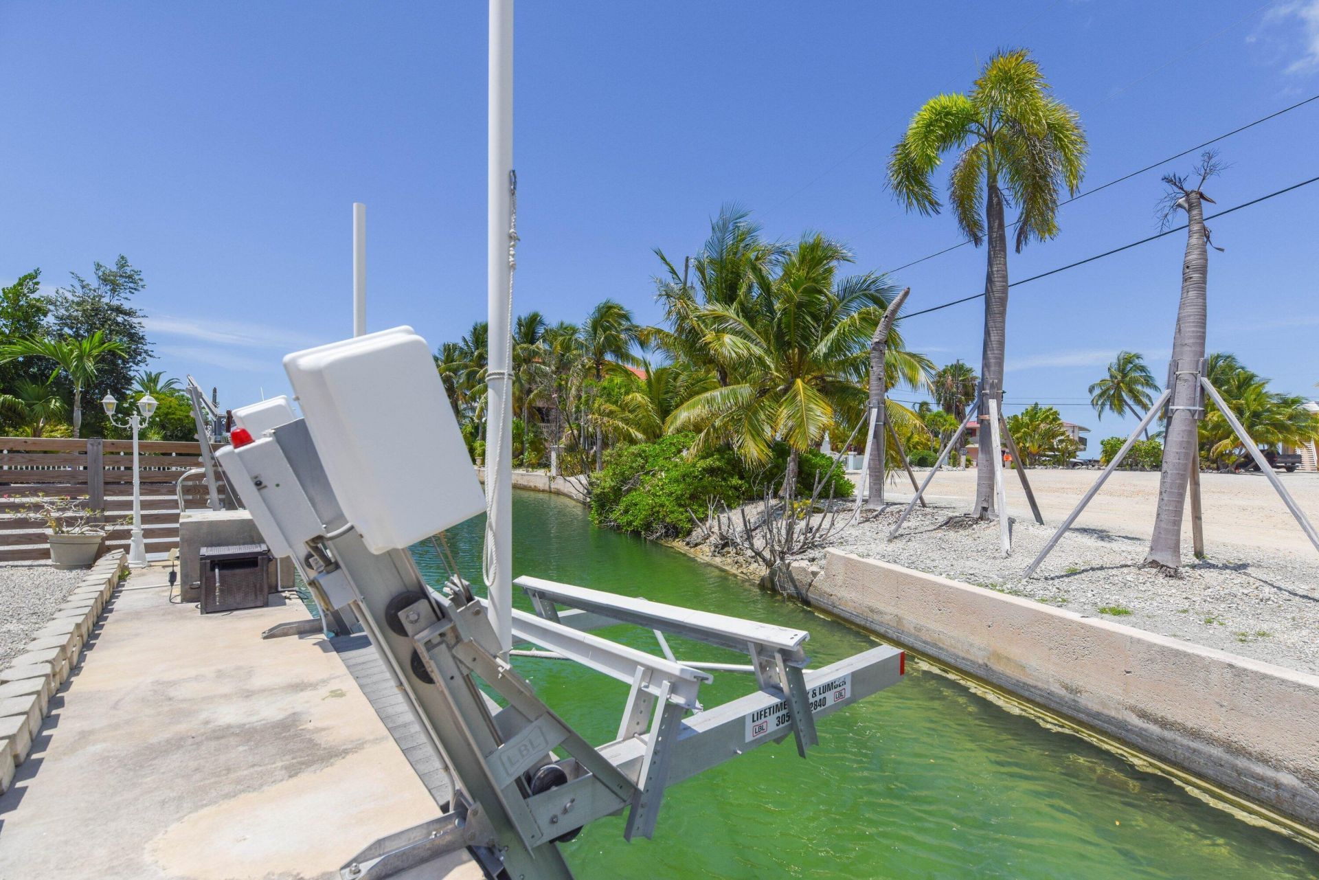 706 E Caribbean Drive, Summerland Key, FL 33042 Photo