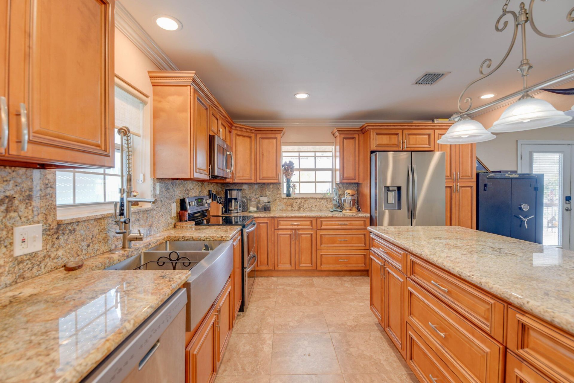 706 E Caribbean Drive, Summerland Key, FL 33042 Photo