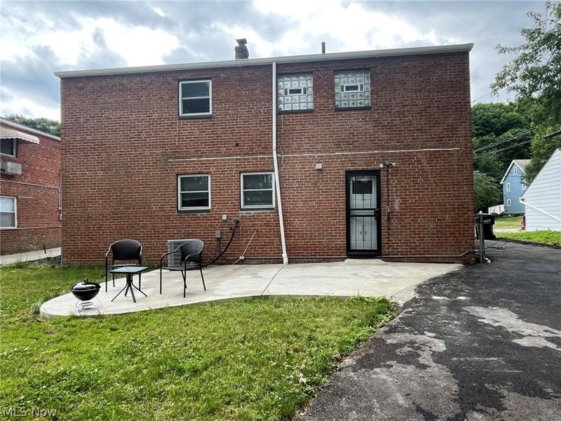 28061 Tremaine Drive, Euclid, OH 44132 Photo 2