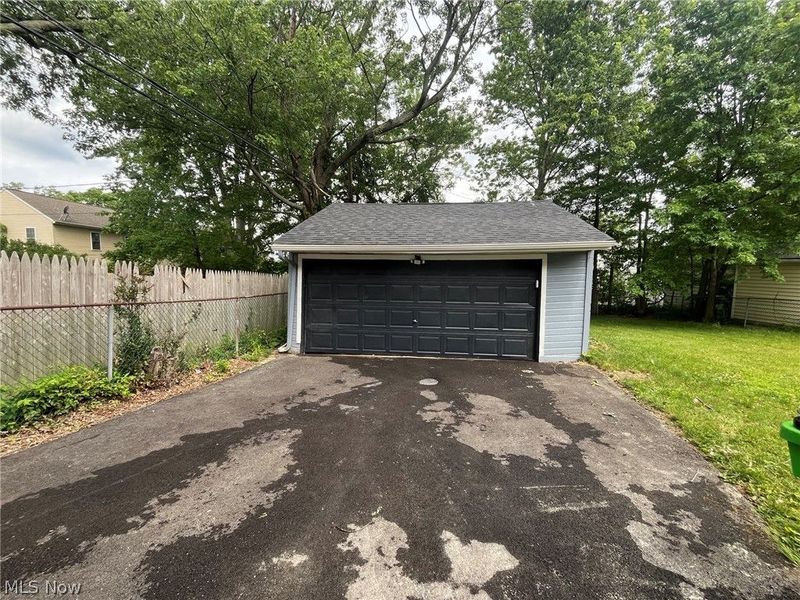 28061 Tremaine Drive, Euclid, OH 44132 Photo 3