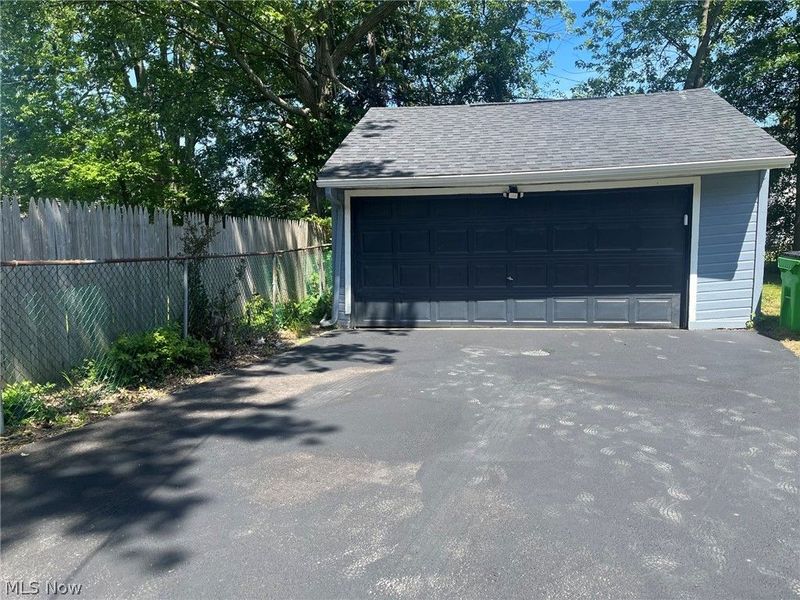 28061 Tremaine Drive, Euclid, OH 44132 Photo 3