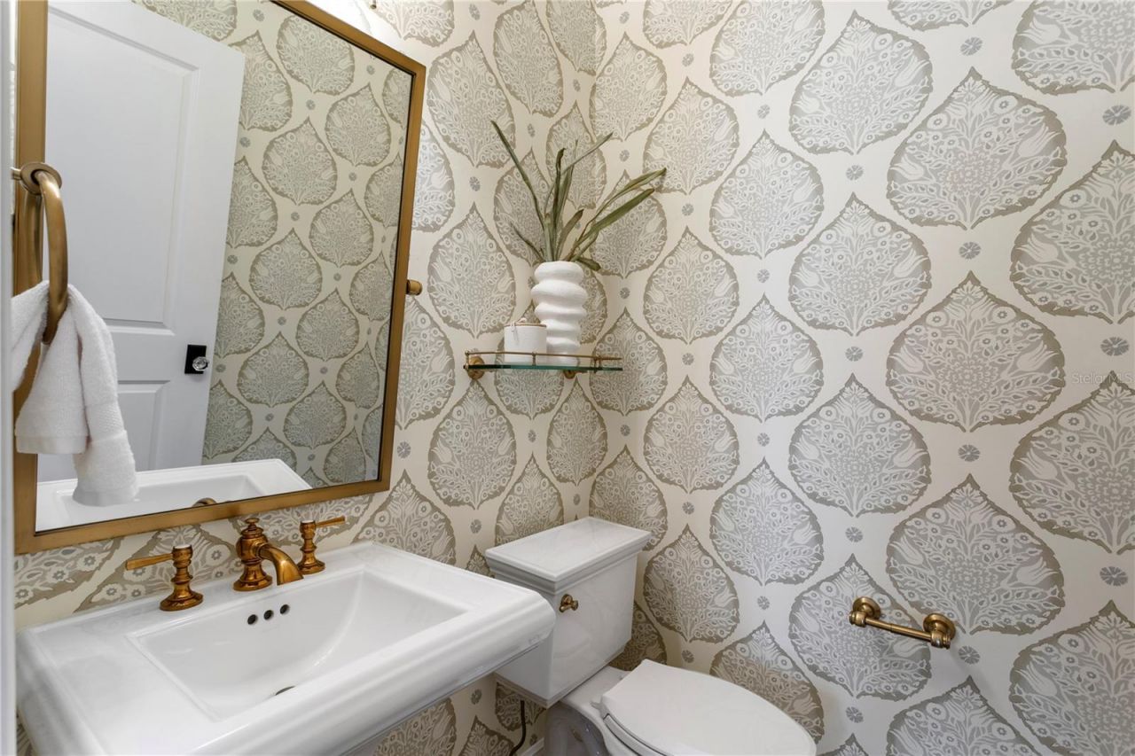 1230 Darlington Oak Circle Ne, Saint Petersburg, FL 33703 Photo