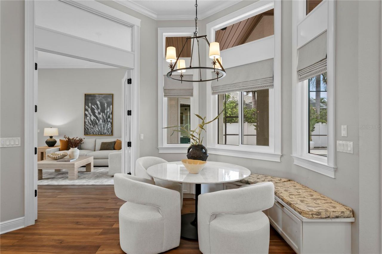 1230 Darlington Oak Circle Ne, Saint Petersburg, FL 33703 Photo
