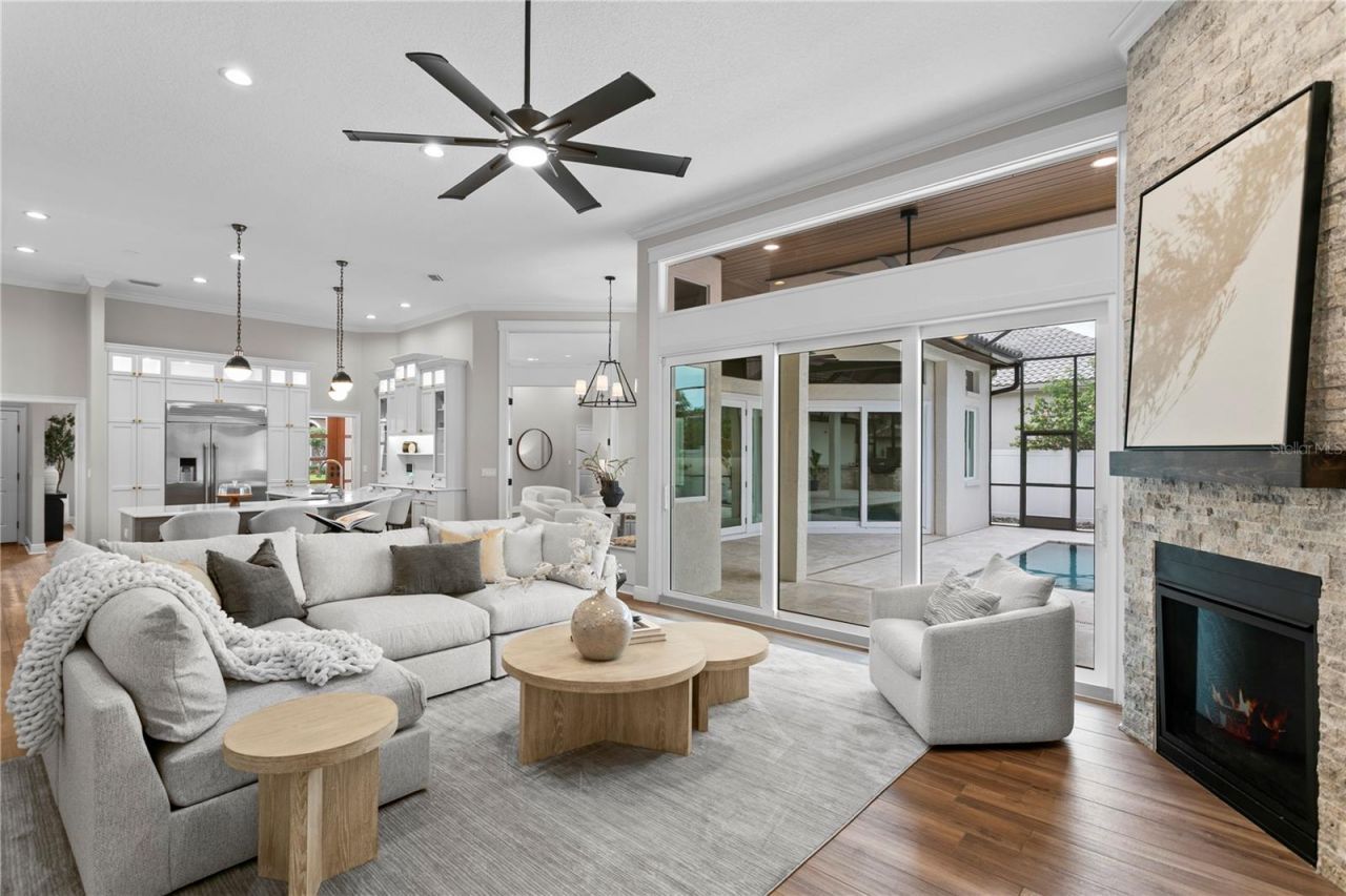 1230 Darlington Oak Circle Ne, Saint Petersburg, FL 33703 Photo