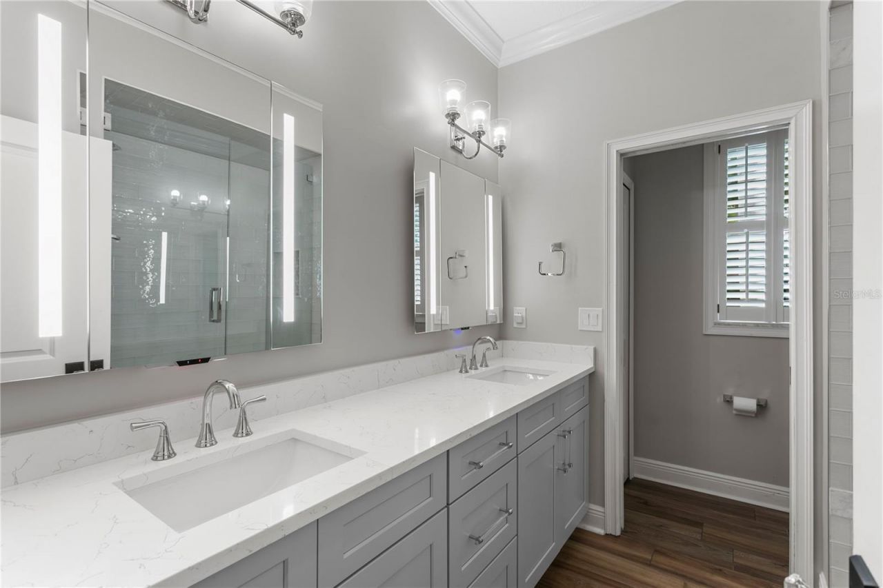 1230 Darlington Oak Circle Ne, Saint Petersburg, FL 33703 Photo