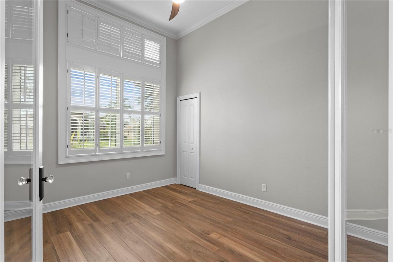 1230 Darlington Oak Circle Ne, Saint Petersburg, FL 33703 Photo