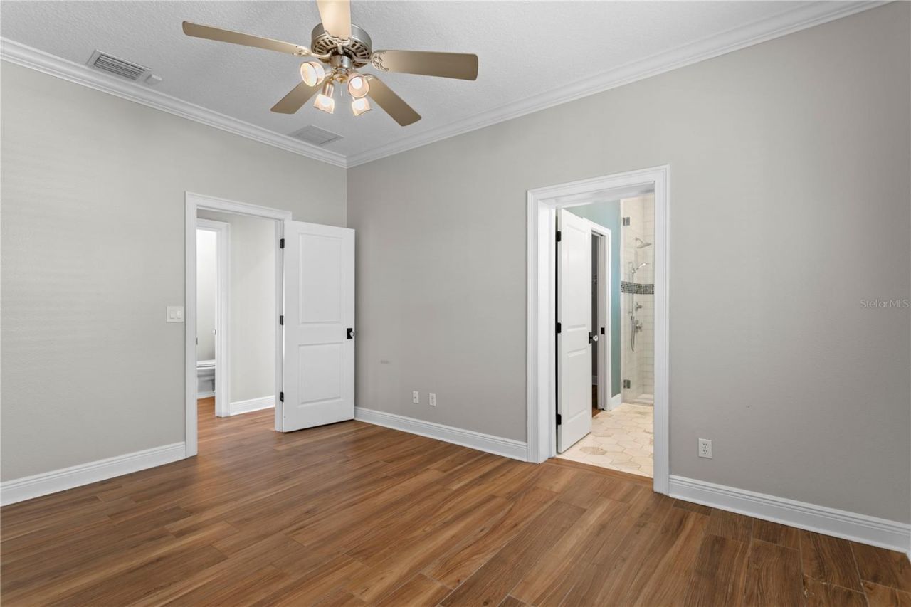 1230 Darlington Oak Circle Ne, Saint Petersburg, FL 33703 Photo