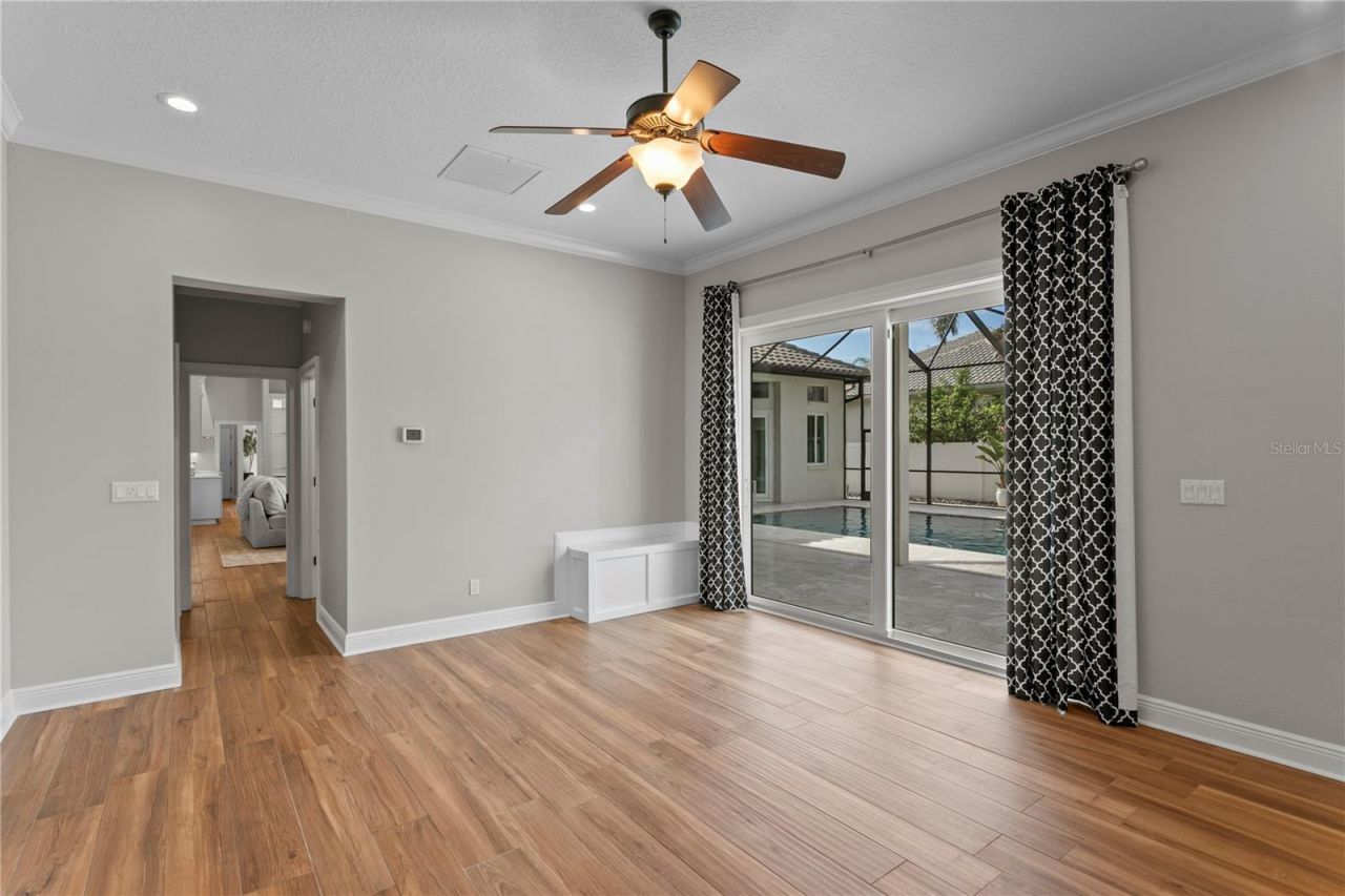 1230 Darlington Oak Circle Ne, Saint Petersburg, FL 33703 Photo