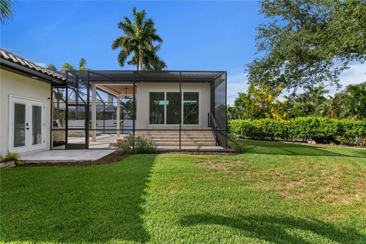 1230 Darlington Oak Circle Ne, Saint Petersburg, FL 33703 Photo