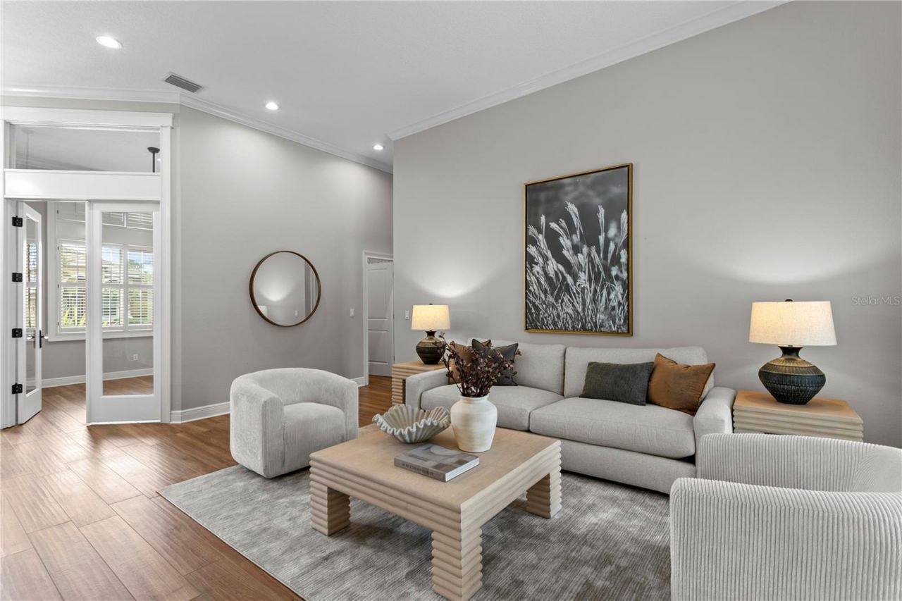1230 Darlington Oak Circle Ne, Saint Petersburg, FL 33703 Photo