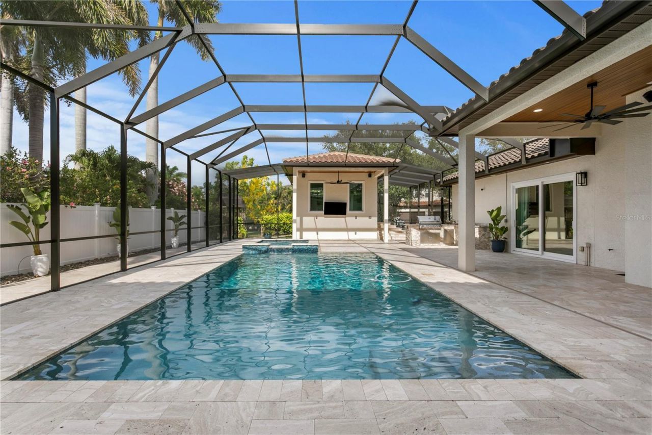 1230 Darlington Oak Circle Ne, Saint Petersburg, FL 33703 Photo