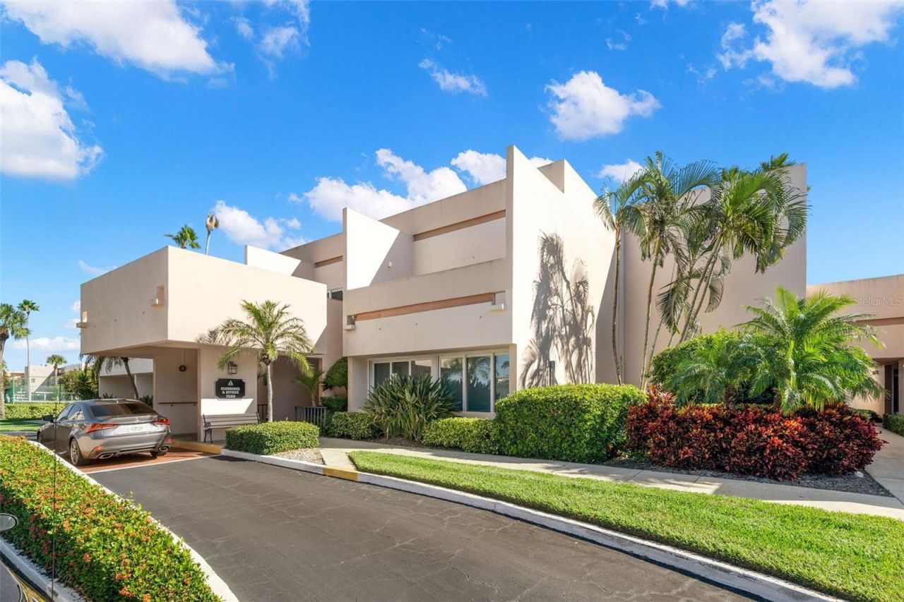 7300 Sun Island Drive S, Unit 1103, Saint Petersburg, FL 33707 Photo