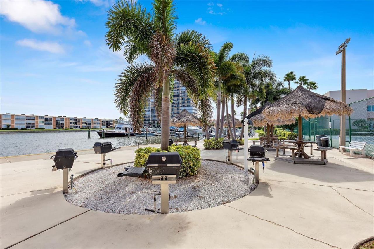 7300 Sun Island Drive S, Unit 1103, Saint Petersburg, FL 33707 Photo