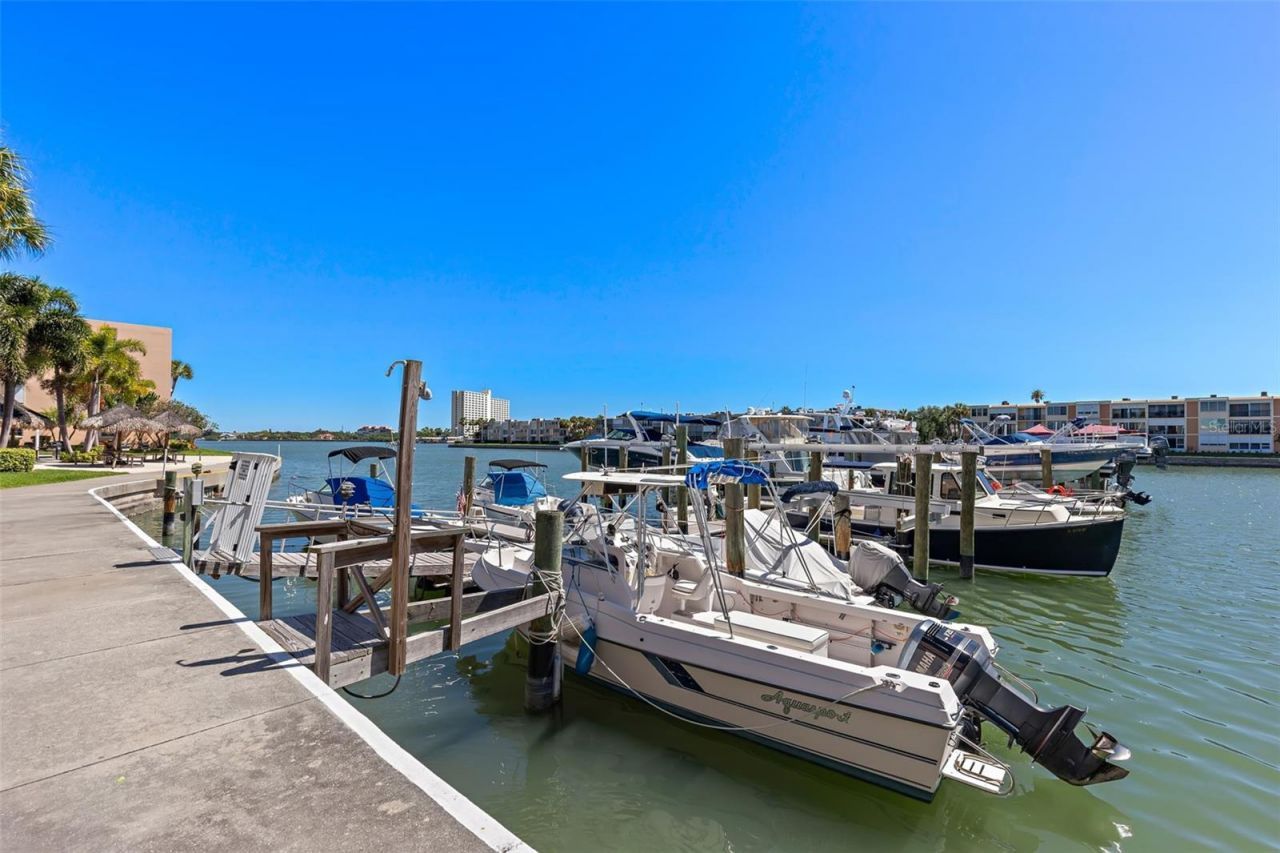 7300 Sun Island Drive S, Unit 1103, Saint Petersburg, FL 33707 Photo