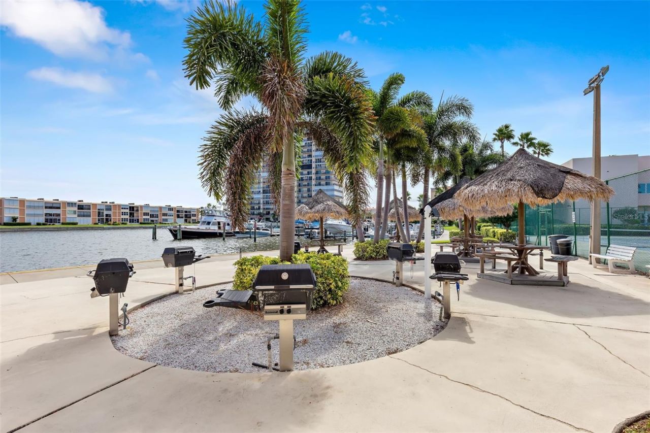 7300 Sun Island Drive S, Unit 1103, Saint Petersburg, FL 33707 Photo