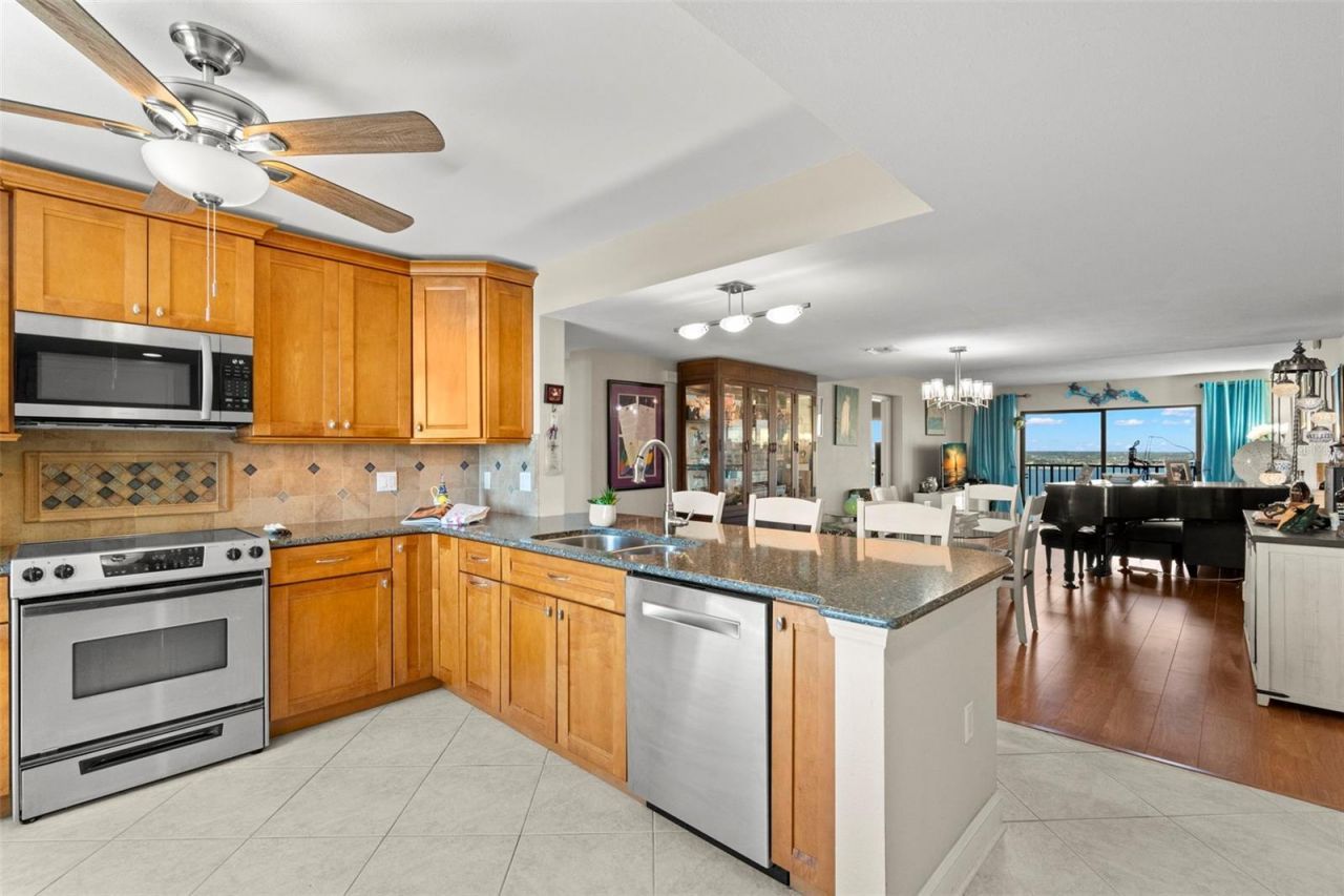 7300 Sun Island Drive S, Unit 1103, Saint Petersburg, FL 33707 Photo