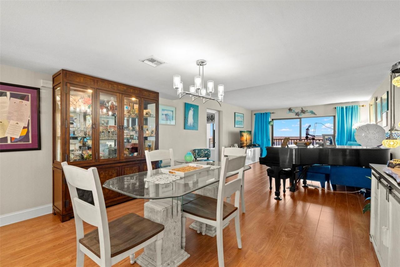 7300 Sun Island Drive S, Unit 1103, Saint Petersburg, FL 33707 Photo