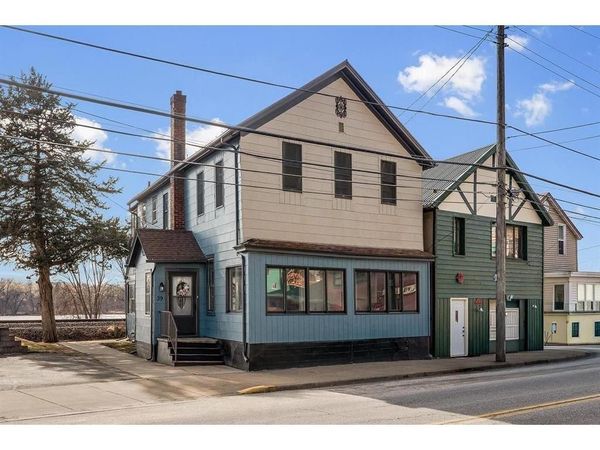 39 N Shore Drive, Fountain City, WI 54629
