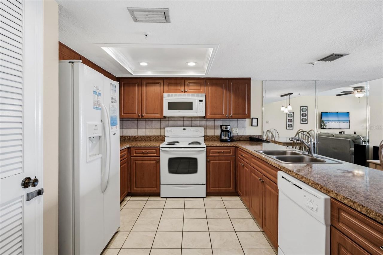 17200 Gulf Boulevard, Unit 202, North Redington Beach, FL 33708 Photo