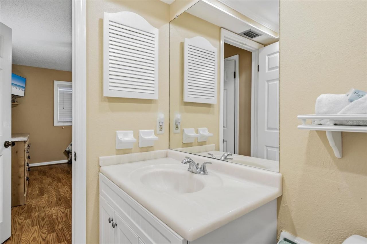 17200 Gulf Boulevard, Unit 202, North Redington Beach, FL 33708 Photo