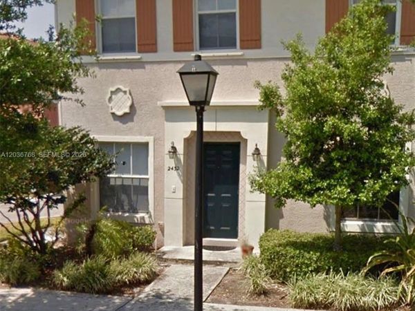 2432 SW 99th Way , Miramar, FL 33025