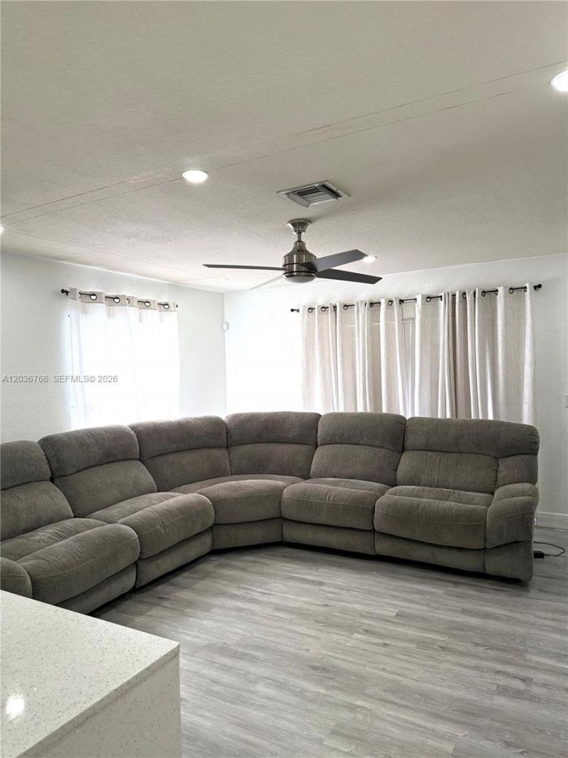 2432 SW 99th Way , Miramar, FL 33025 Photo