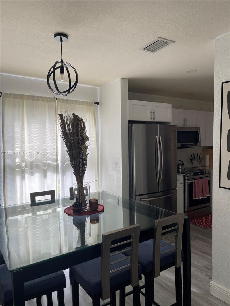 2432 SW 99th Way , Miramar, FL 33025 Photo