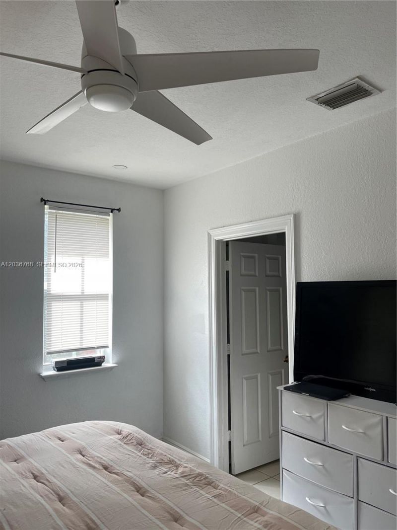 2432 SW 99th Way , Miramar, FL 33025 Photo