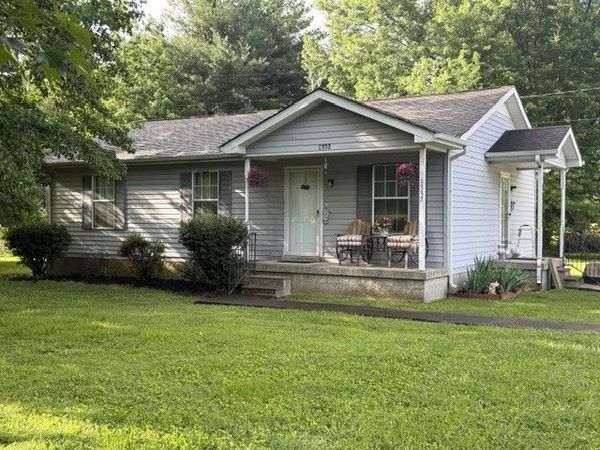 1337 Oaklawn Rd , Chapmansboro, TN 37035