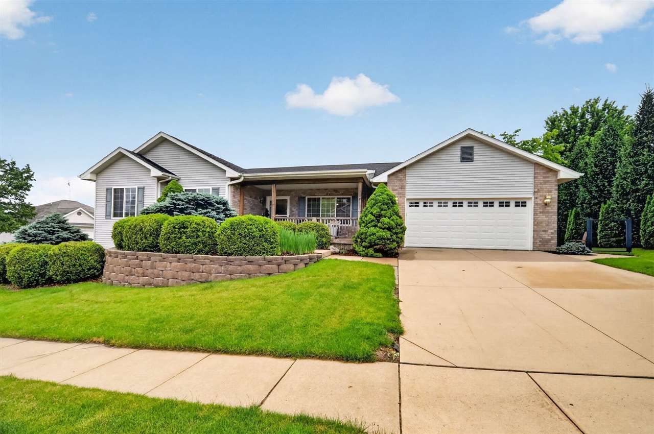7 Phyliss Pl, Iowa City, IA 52245 Main Photo