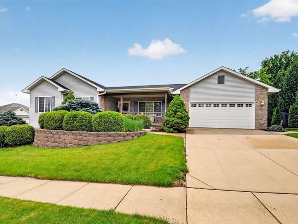 7 Phyliss Pl, Iowa City, IA 52245