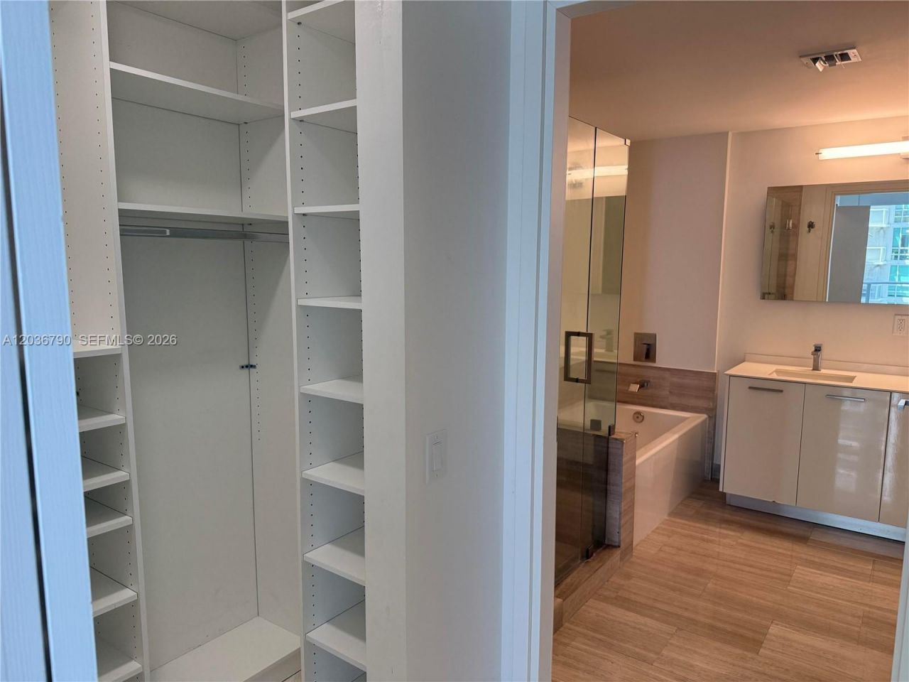 1300 Brickell Bay Dr, Unit 1003, Miami, FL 33131 Photo