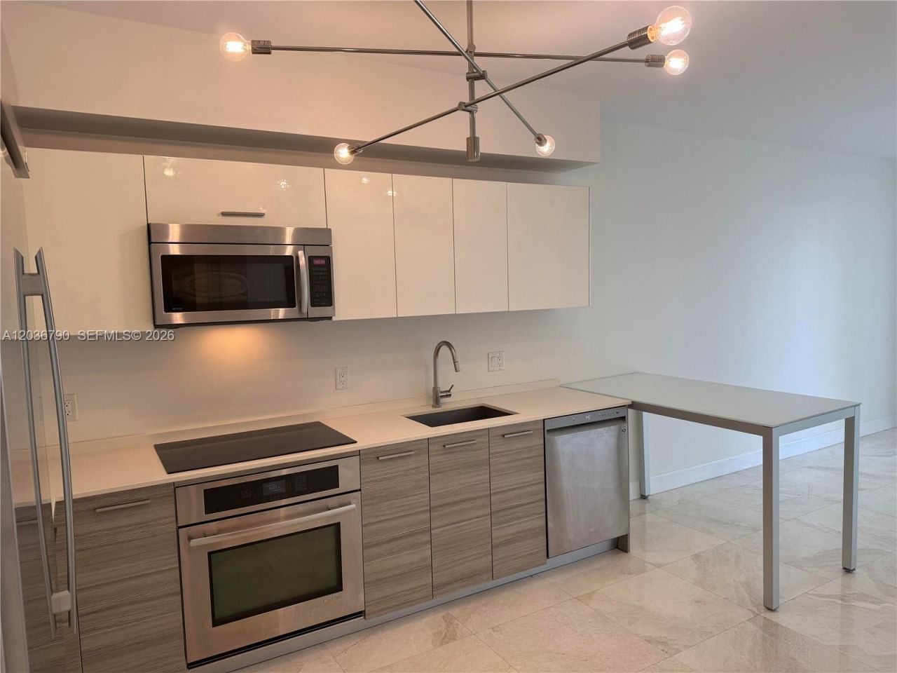 1300 Brickell Bay Dr, Unit 1003, Miami, FL 33131 Photo