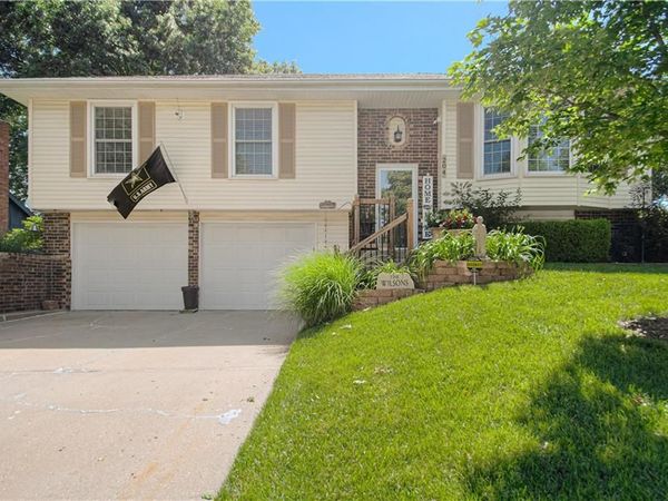 204 S Brittany Drive, Olathe, KS 66061