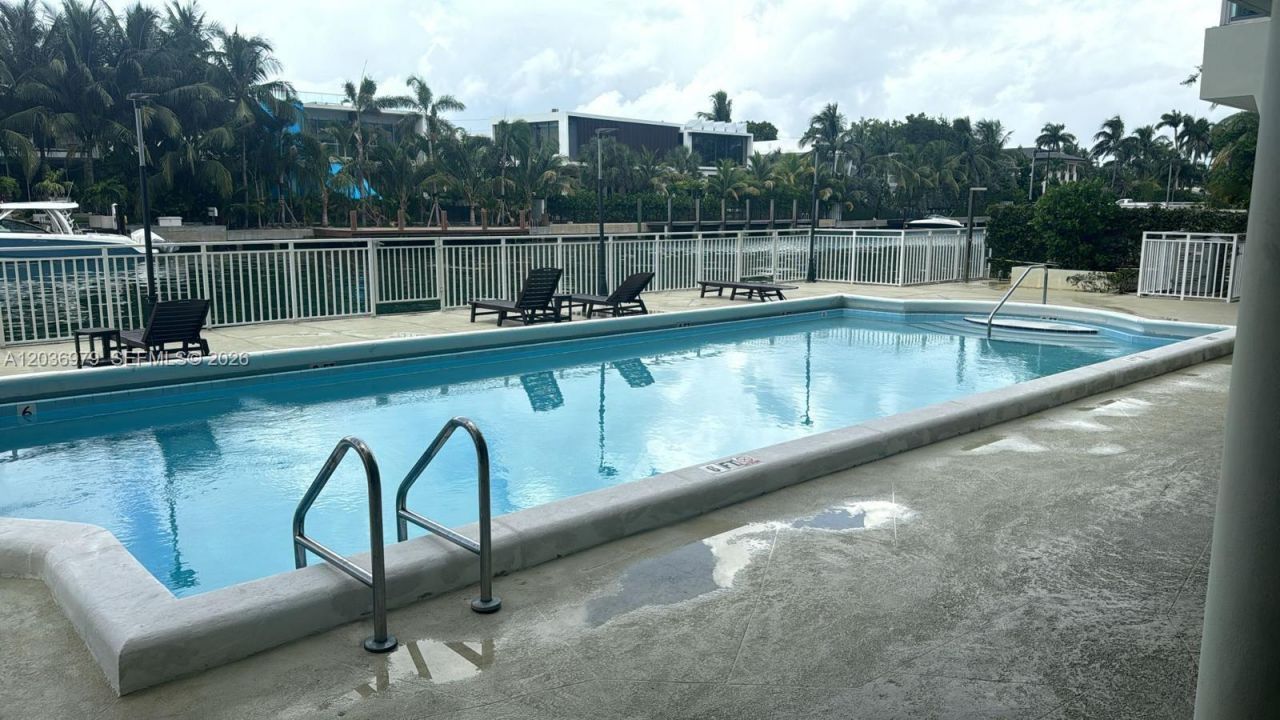 9500 W Bay Harbor Dr, Unit 6C, Bay Harbor Islands, FL 33154 Photo