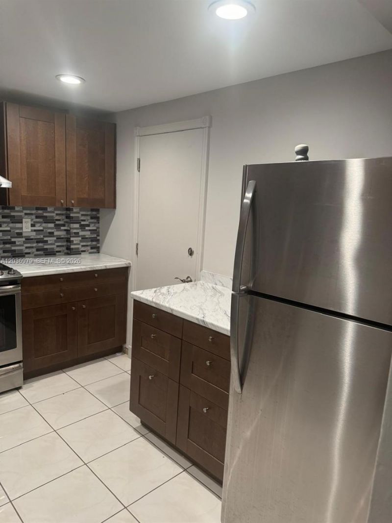 9500 W Bay Harbor Dr, Unit 6C, Bay Harbor Islands, FL 33154 Photo