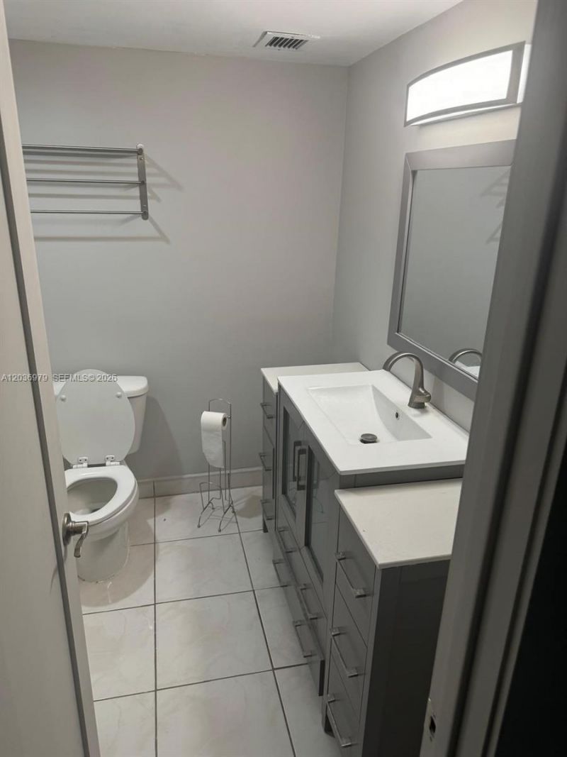 9500 W Bay Harbor Dr, Unit 6C, Bay Harbor Islands, FL 33154 Photo