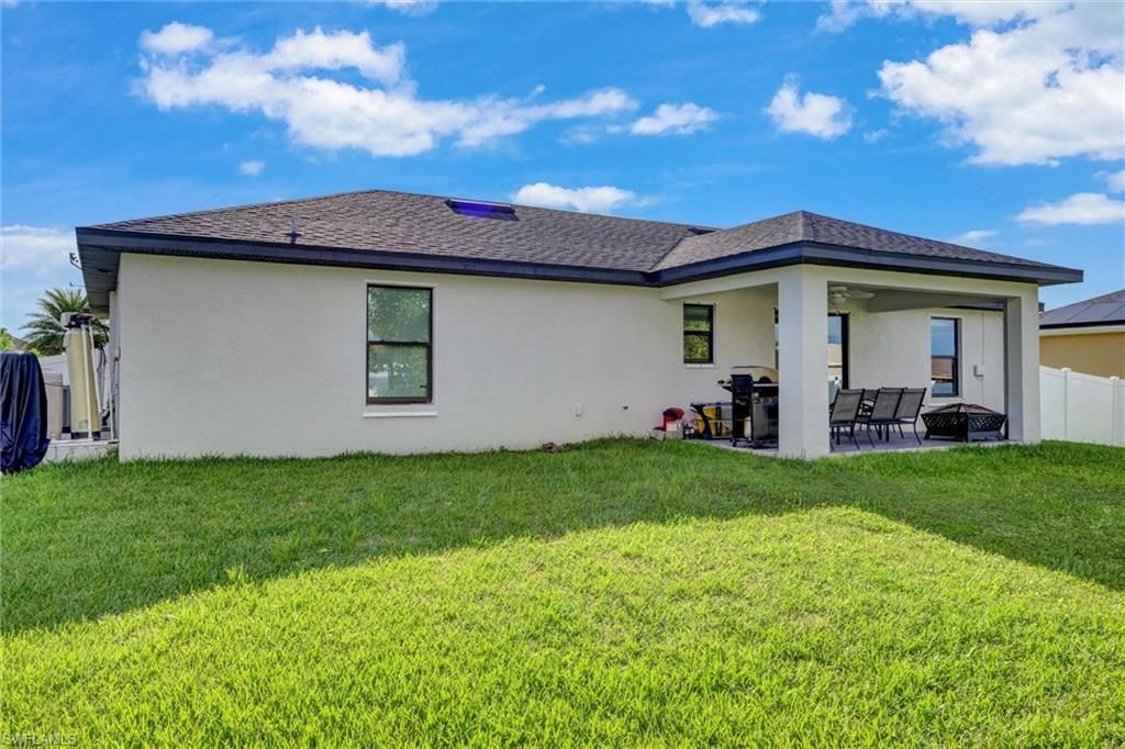 1317 NE 4th Pl , Cape Coral, FL 33909 Photo