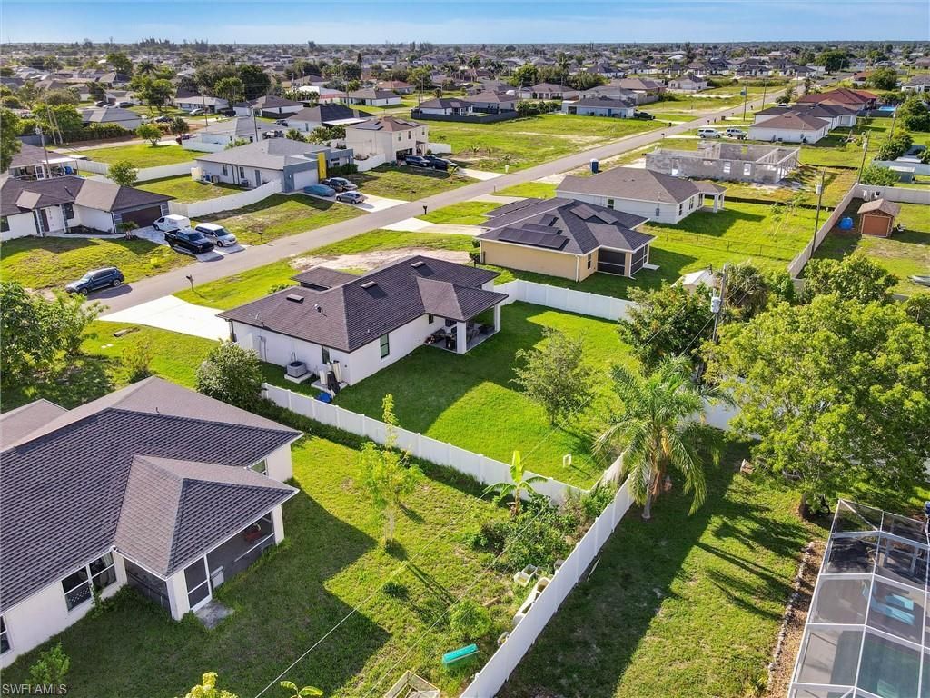 1317 NE 4th Pl , Cape Coral, FL 33909 Photo