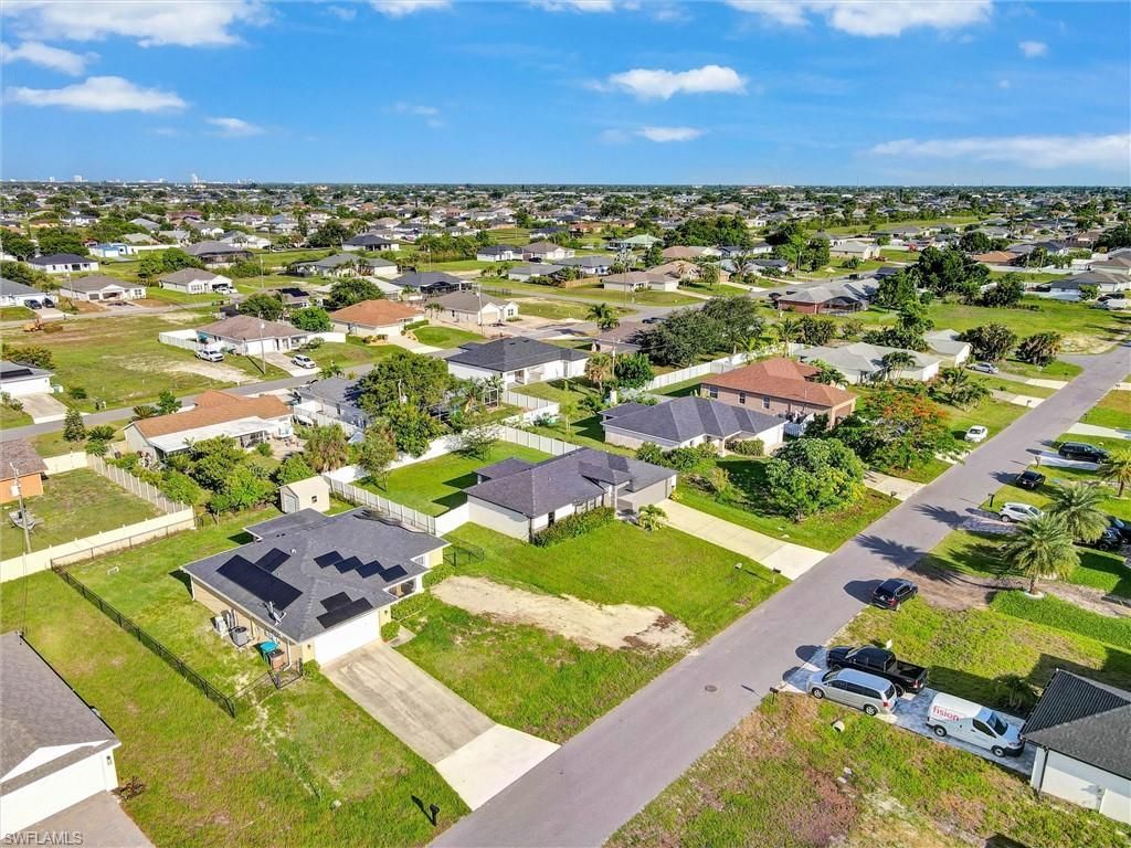 1317 NE 4th Pl , Cape Coral, FL 33909 Photo