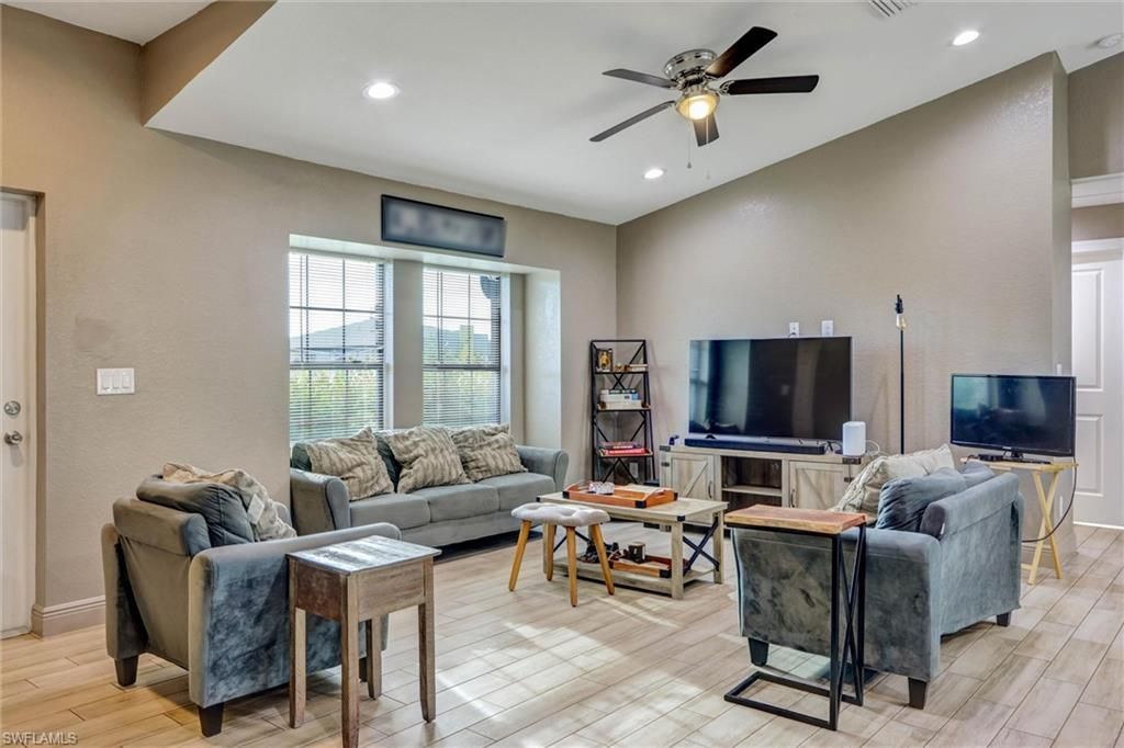 1317 NE 4th Pl , Cape Coral, FL 33909 Photo