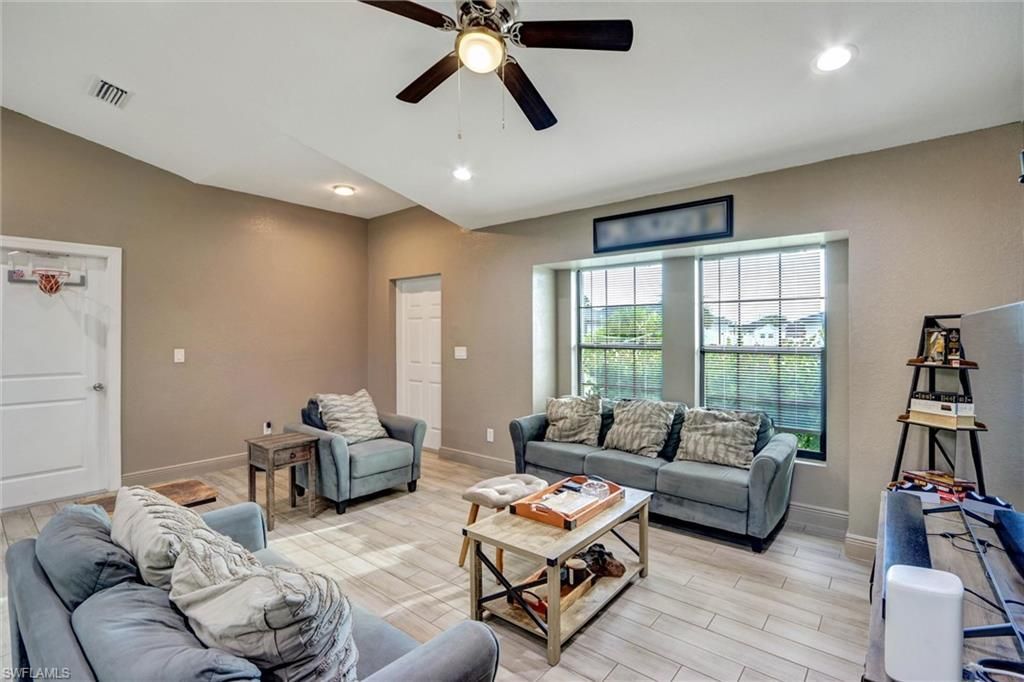 1317 NE 4th Pl , Cape Coral, FL 33909 Photo