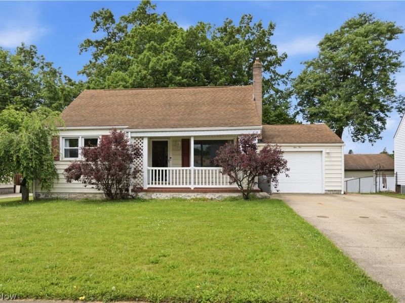 910 S Hazelwood Avenue, Youngstown, OH 44509 Photo 1