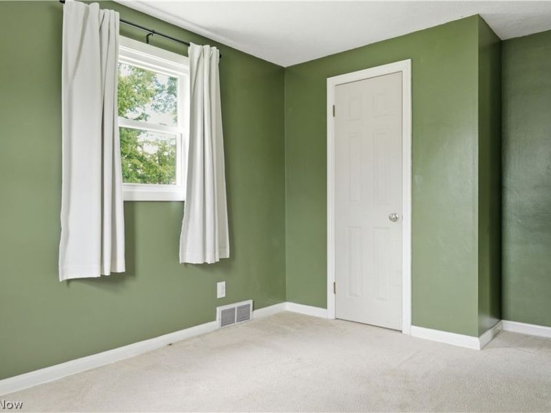 910 S Hazelwood Avenue, Youngstown, OH 44509 Photo 17