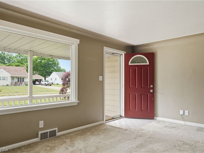 910 S Hazelwood Avenue, Youngstown, OH 44509 Photo 6