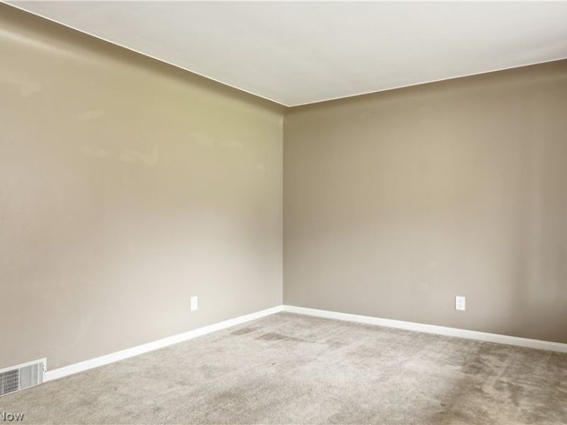 910 S Hazelwood Avenue, Youngstown, OH 44509 Photo 8