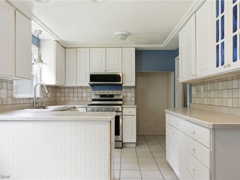 910 S Hazelwood Avenue, Youngstown, OH 44509 Photo 9